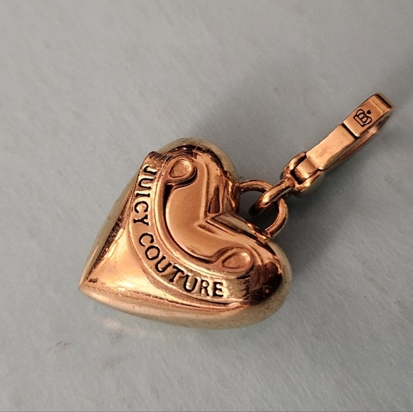 Juicy Couture Large Big Gold 3D Solid Puffy Banner Heart Charm Love 4 Bracelet - Picture 1 of 9